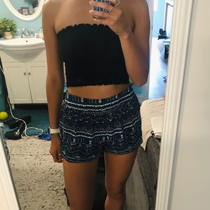 ⭐️ Patterned flowy shorts